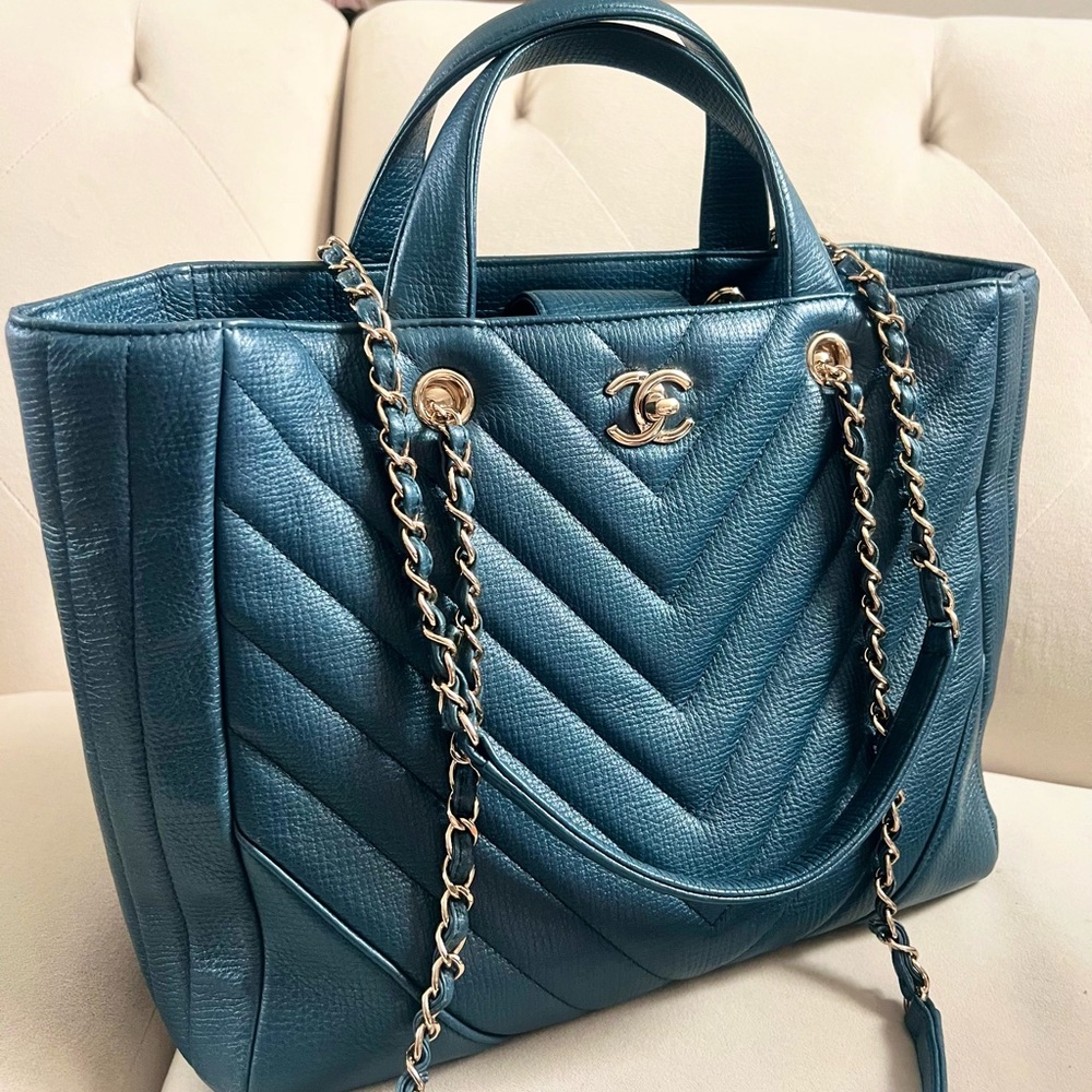 Chanel Blue Quilted Caviar Tote Bag - Picture 2 of 11